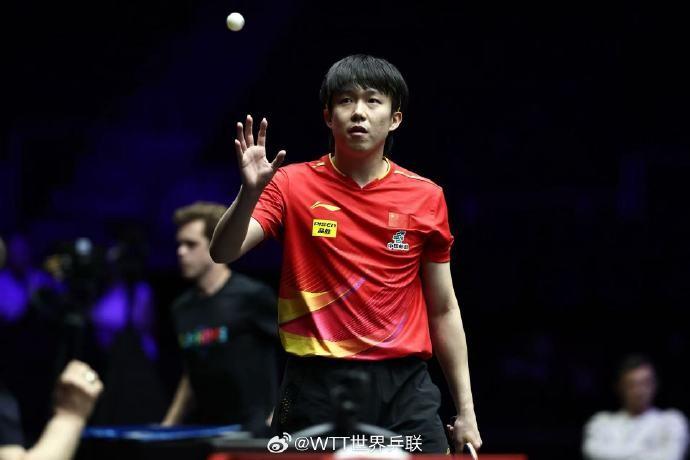 王楚钦以4-2的比分逆转战胜达科·约奇克，成功晋级四强